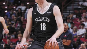 美媒给新赛季各队首发实力排名：湖人第十，勇士第七，火箭仅第五