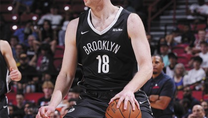 美媒给新赛季各队首发实力排名：湖人第十，勇士第七，火箭仅第五