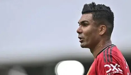 英超惊现滑铁卢：曼城切尔西遭冷门，黑马崛起悬念重生